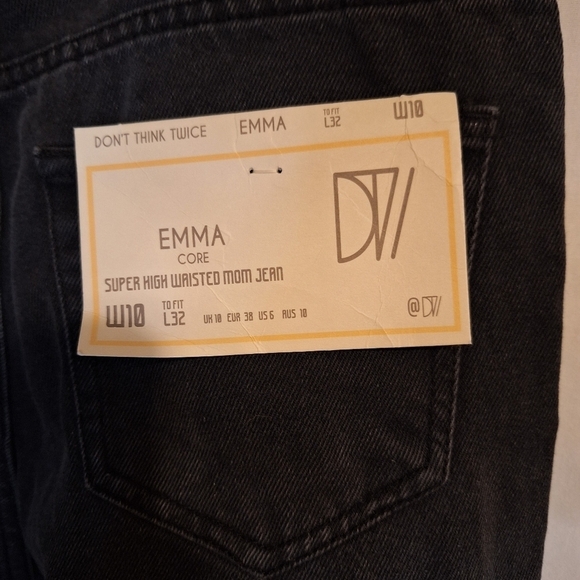Don't think twice EmmaCore Super high waisted Mom Jean Sz 10 15"x 12.5 x 24" Nwt - Picture 3 of 4